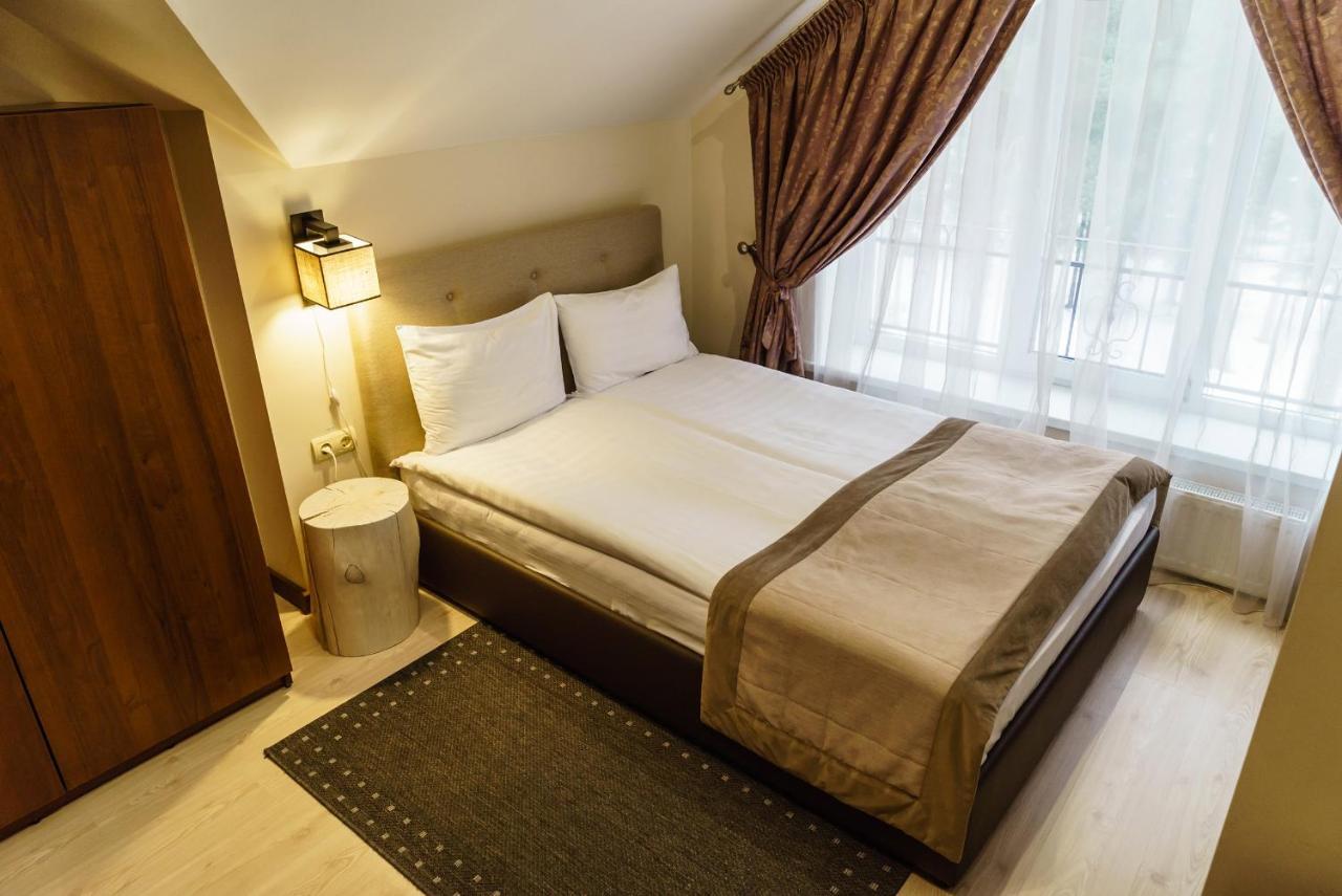 Isloch Park Hotel Rakaw Exterior photo