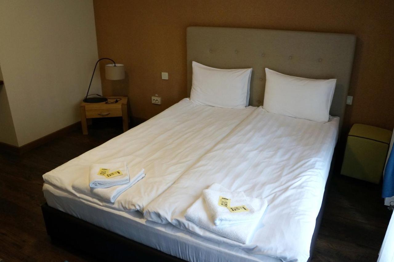 Isloch Park Hotel Rakaw Exterior photo